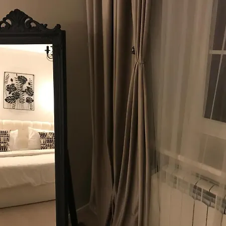 Luxury Old Town Apartment *