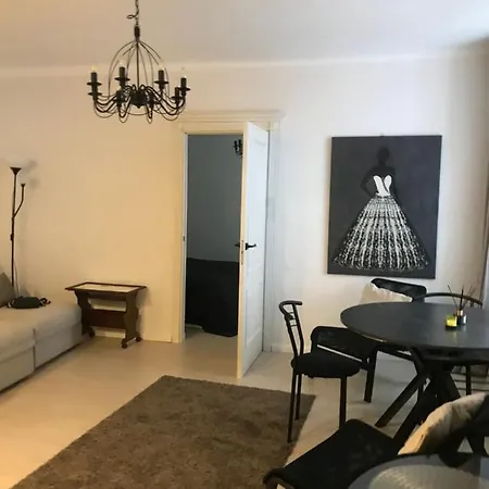 Luxury Old Town Apartment *